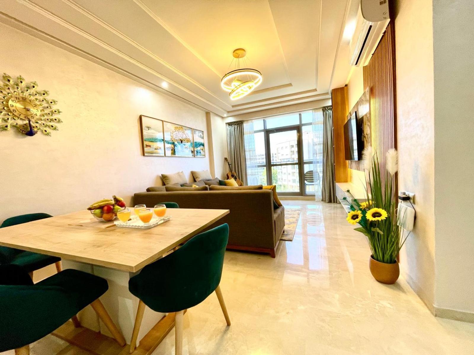 Modern Elegance With Sea Views In Central Tangier - Steps To Beach, Train And Attractions! Tânger Exterior foto