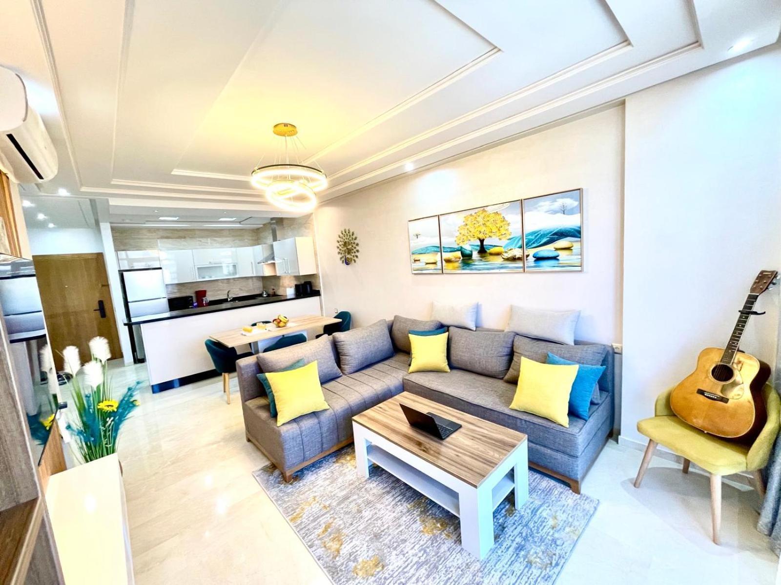 Modern Elegance With Sea Views In Central Tangier - Steps To Beach, Train And Attractions! Tânger Exterior foto