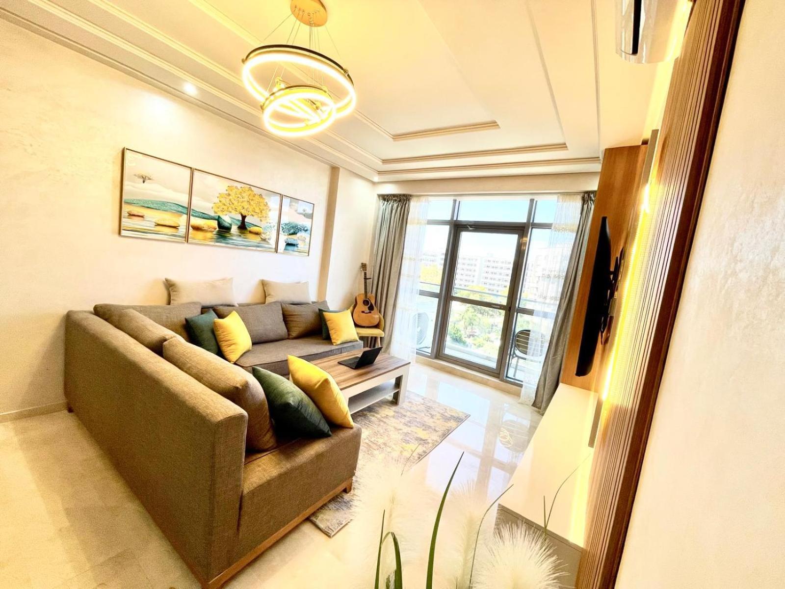 Modern Elegance With Sea Views In Central Tangier - Steps To Beach, Train And Attractions! Tânger Exterior foto