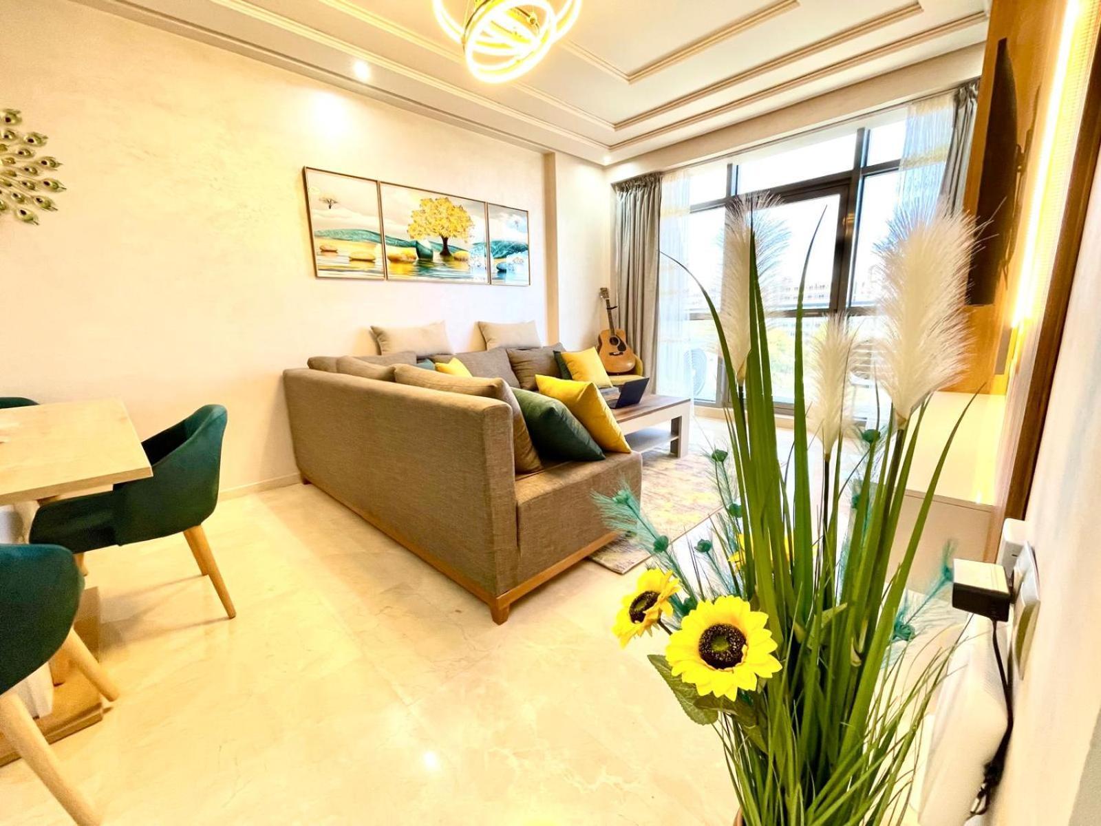 Modern Elegance With Sea Views In Central Tangier - Steps To Beach, Train And Attractions! Tânger Exterior foto
