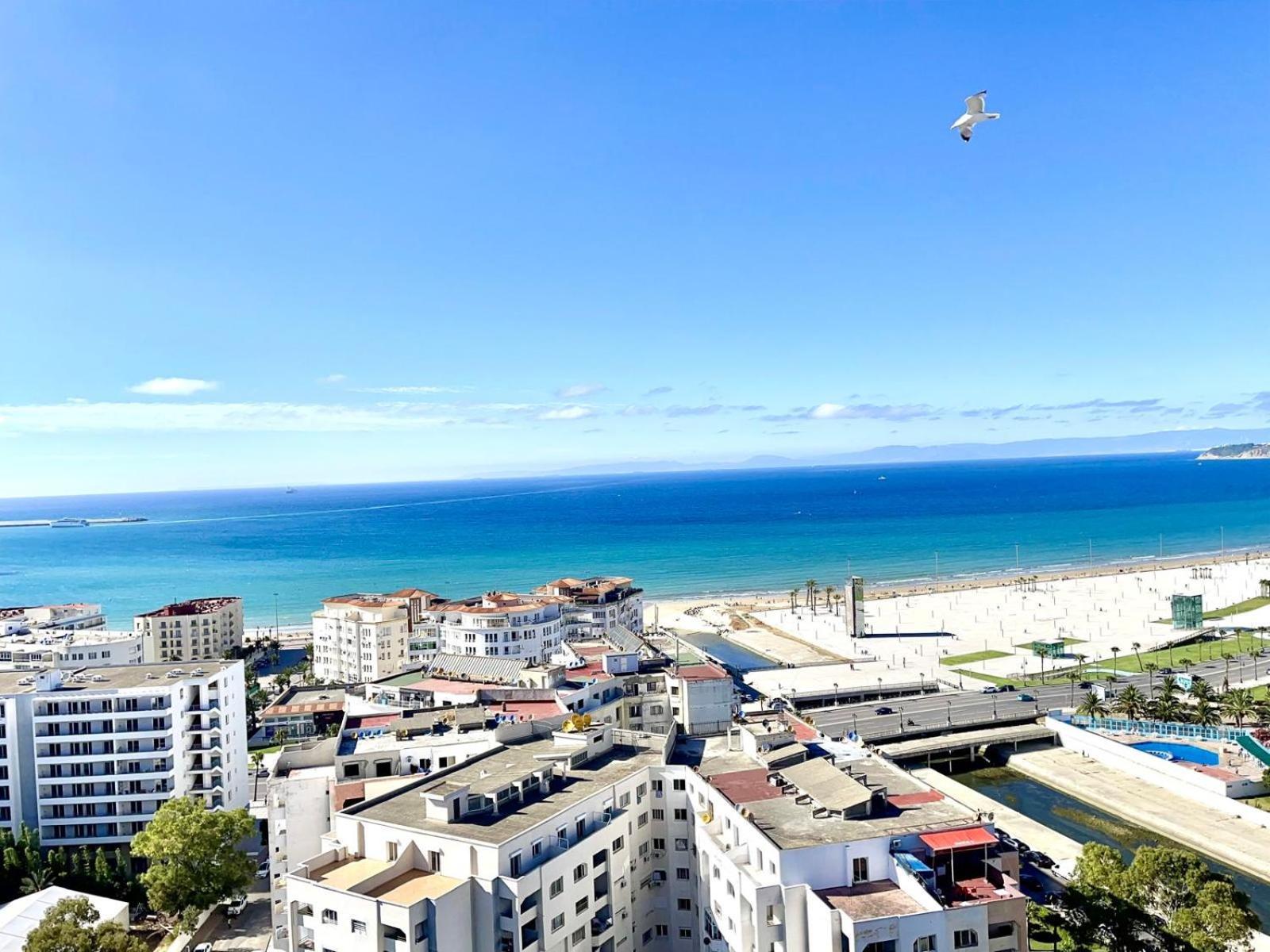 Modern Elegance With Sea Views In Central Tangier - Steps To Beach, Train And Attractions! Tânger Exterior foto
