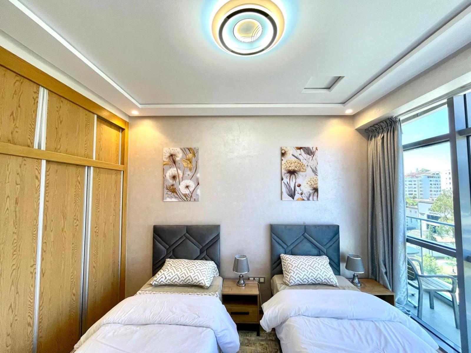 Modern Elegance With Sea Views In Central Tangier - Steps To Beach, Train And Attractions! Tânger Exterior foto